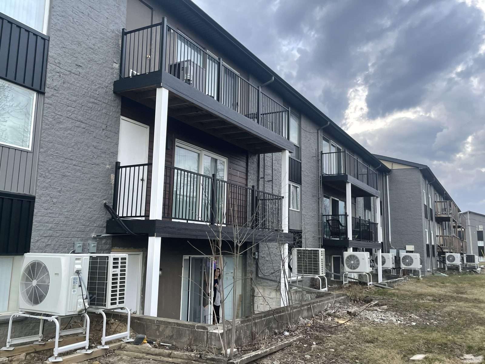 multi unit apartment heat pumps scaled